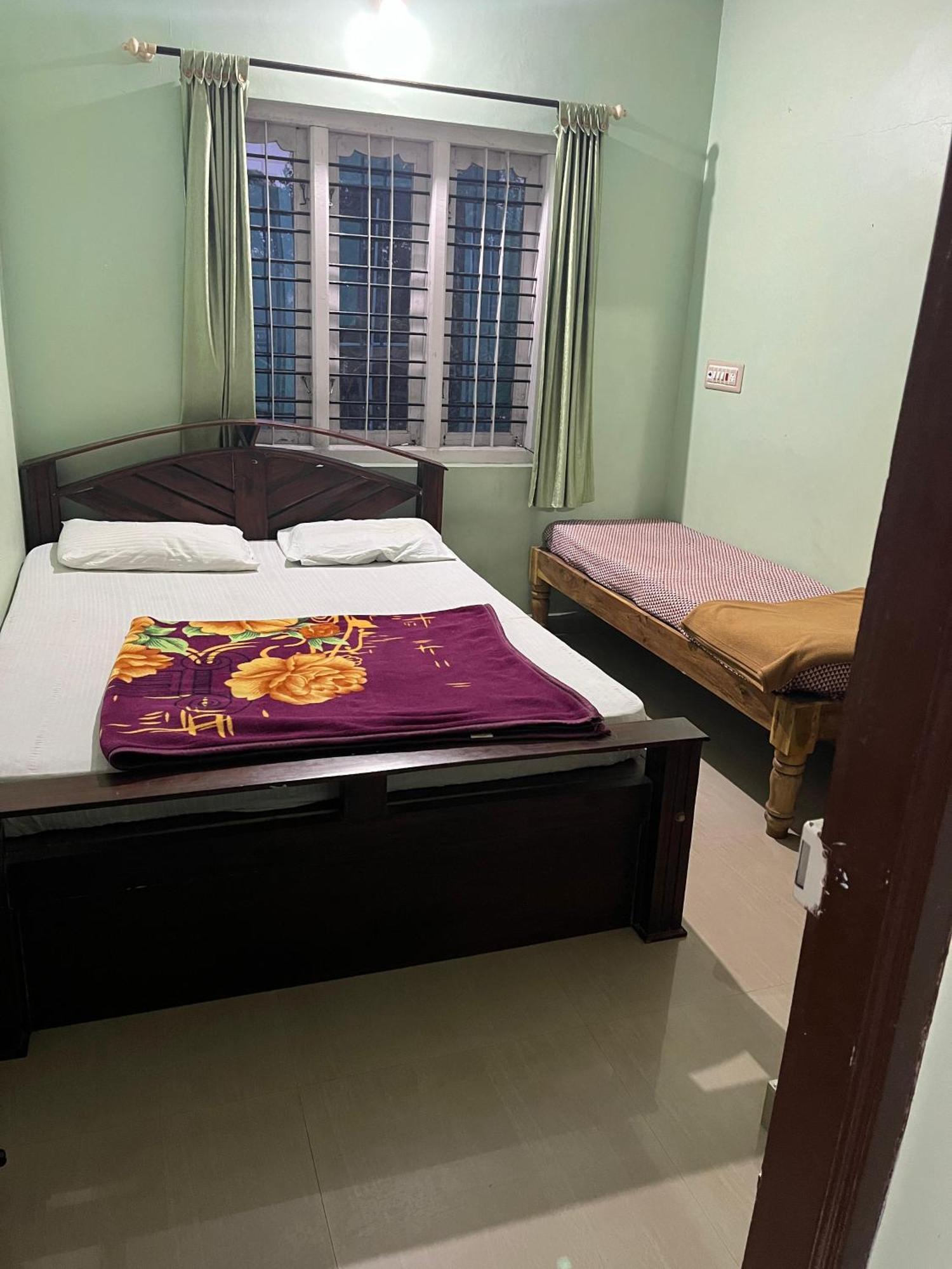 Eshwarkrupa Homestay Madikeri Exterior photo