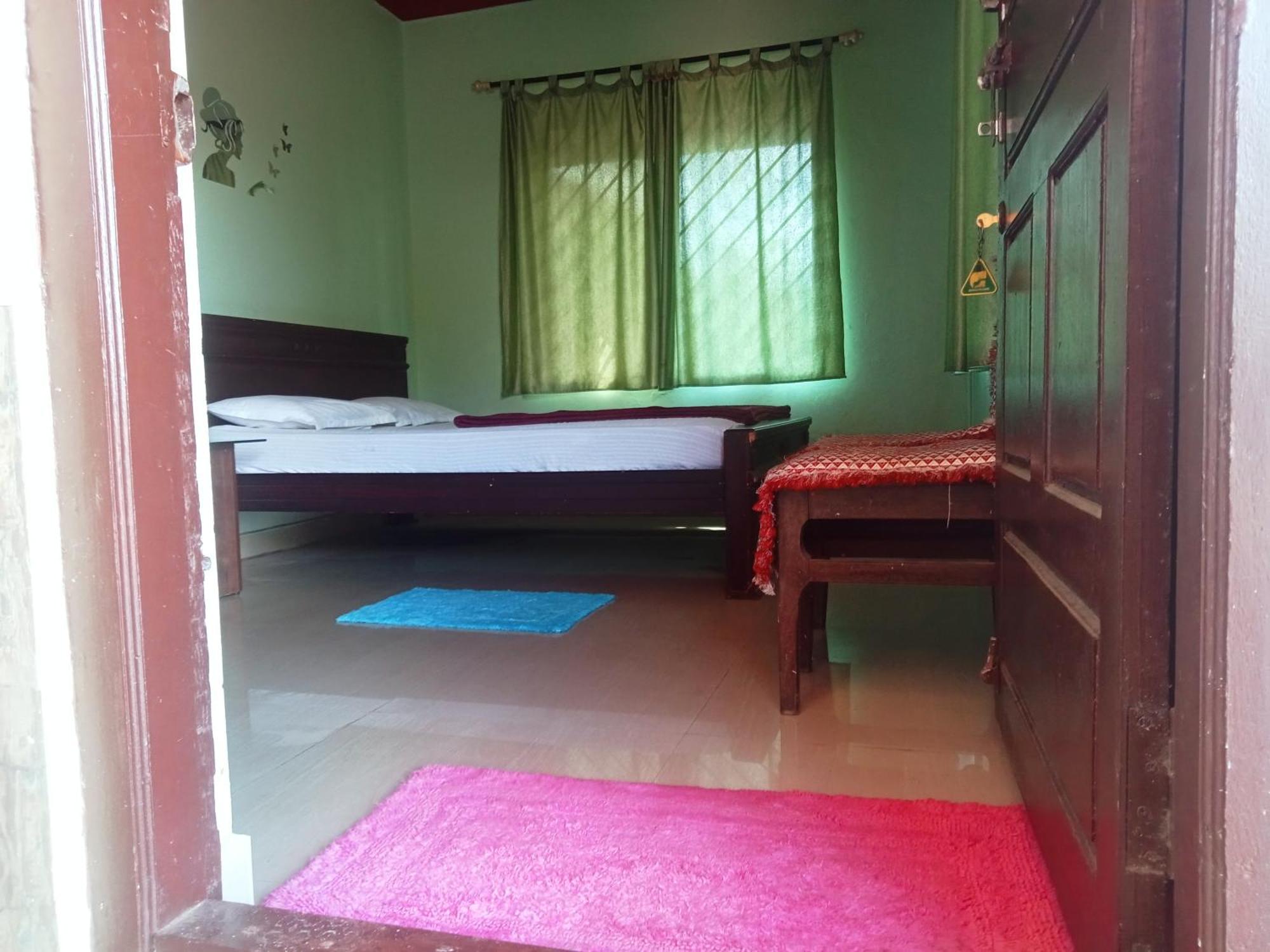 Eshwarkrupa Homestay Madikeri Exterior photo