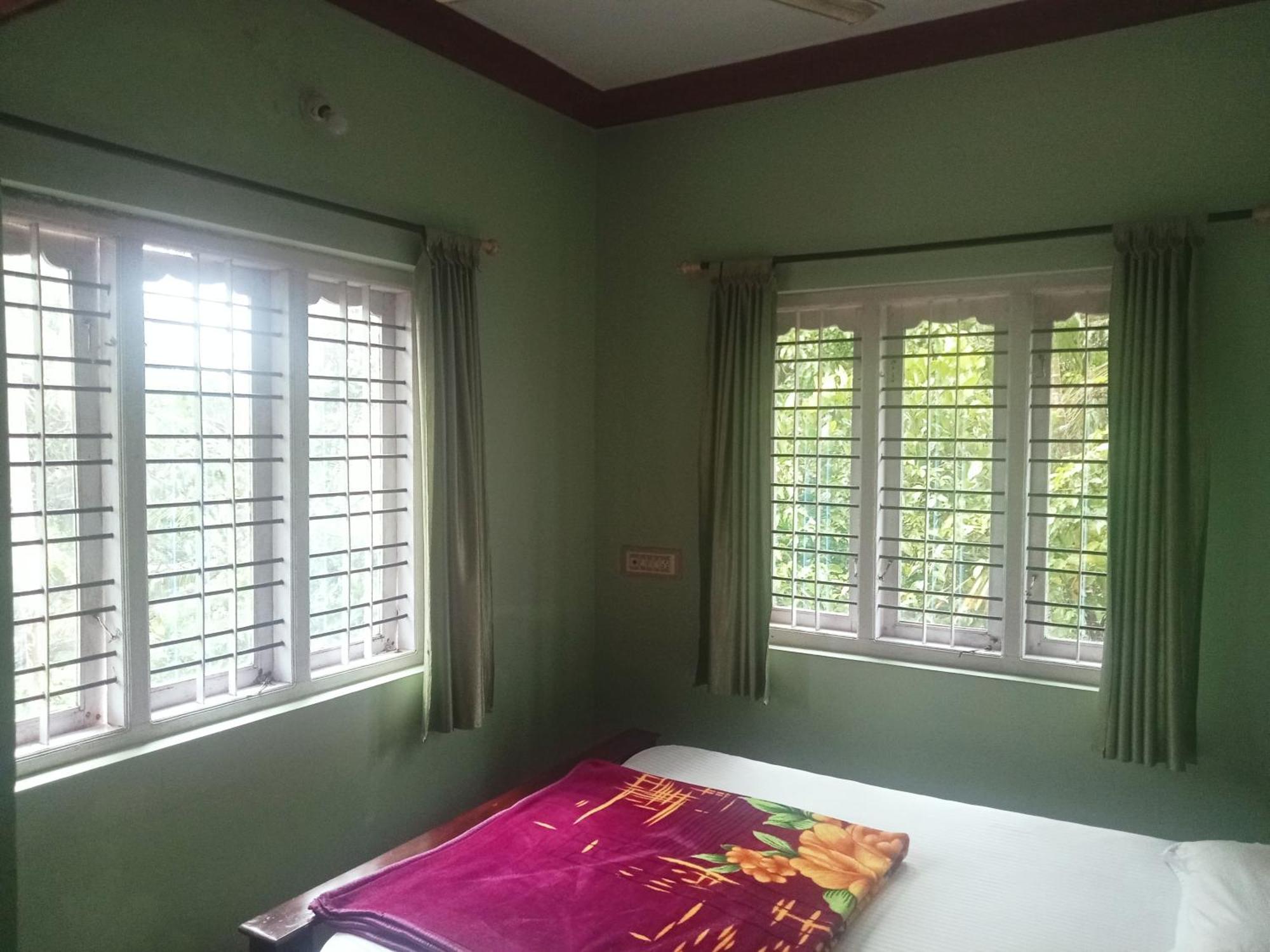 Eshwarkrupa Homestay Madikeri Exterior photo